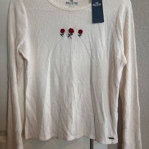 Hollister Must-Have Collection Ribbed Baby Tee Rose Embroidered